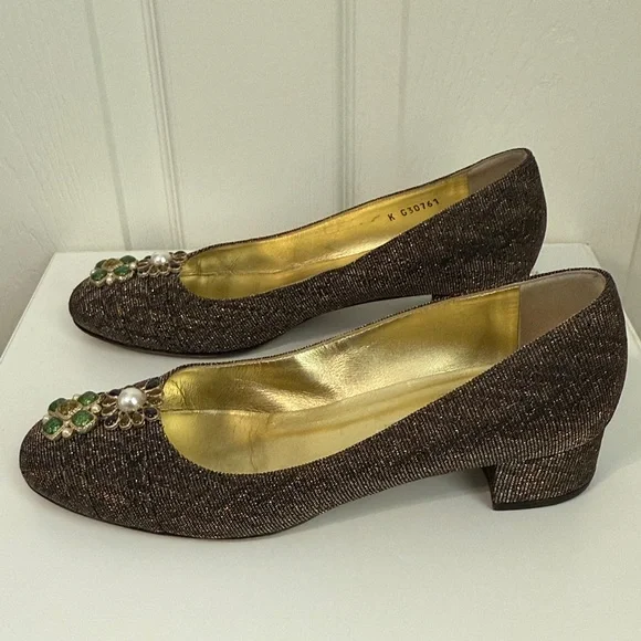 Chanel Pumps CC Logo Pearl and Gripoix Embellished Flats 39.5 Gold - Picture 4 of 14